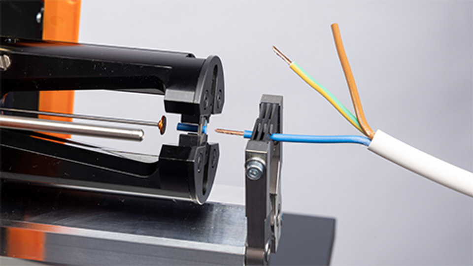 Strip Series B340 - Repeat Accuracy, Mechanical Precision, and Short Work Cycles