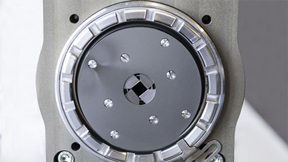 CoaxCenter 6000 - High precision rotary unit with integrated extraction system