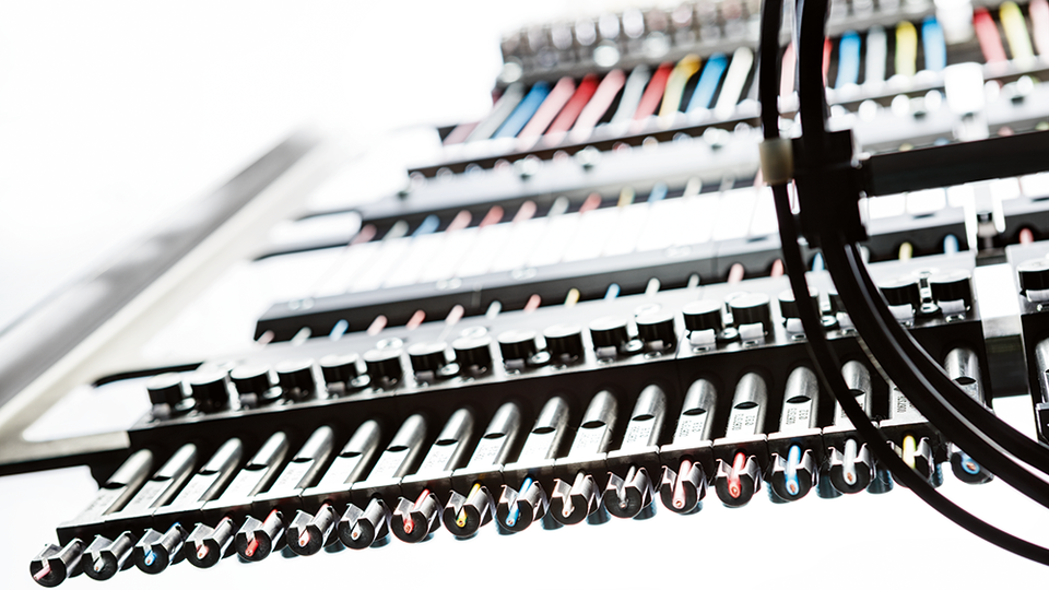 Omega 750 SA - Wire changer for up to 36 wire types