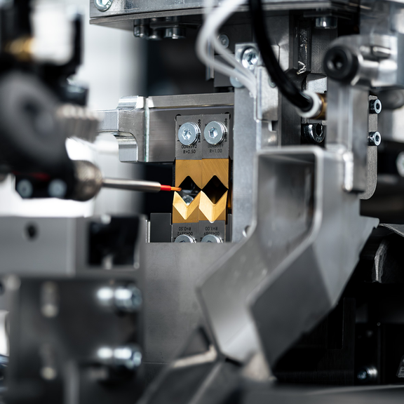 AIC Integrated Quality Monitoring Komax #1