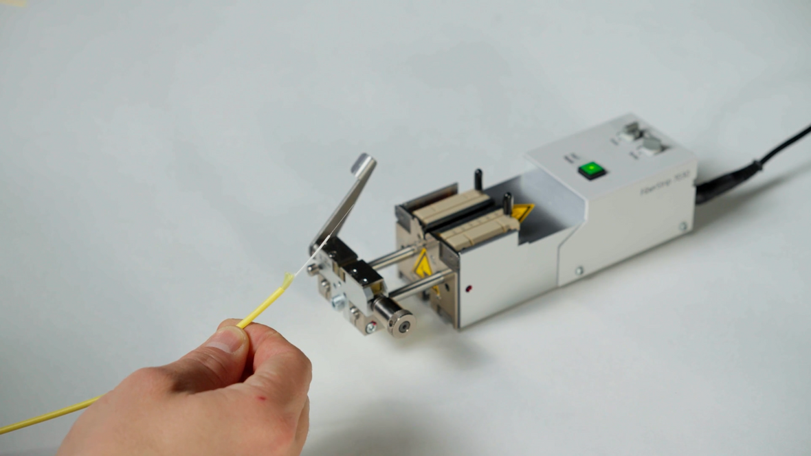 Vollständiges Video ansehen FiberStrip 7030