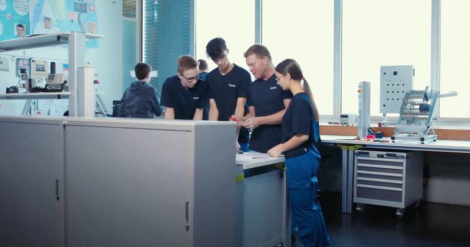 Your future at Komax – watch the video!