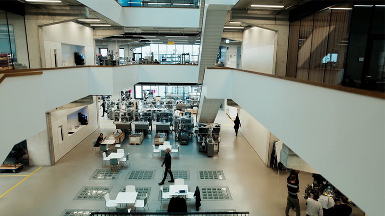 Komax’s innovative vertical factory on video